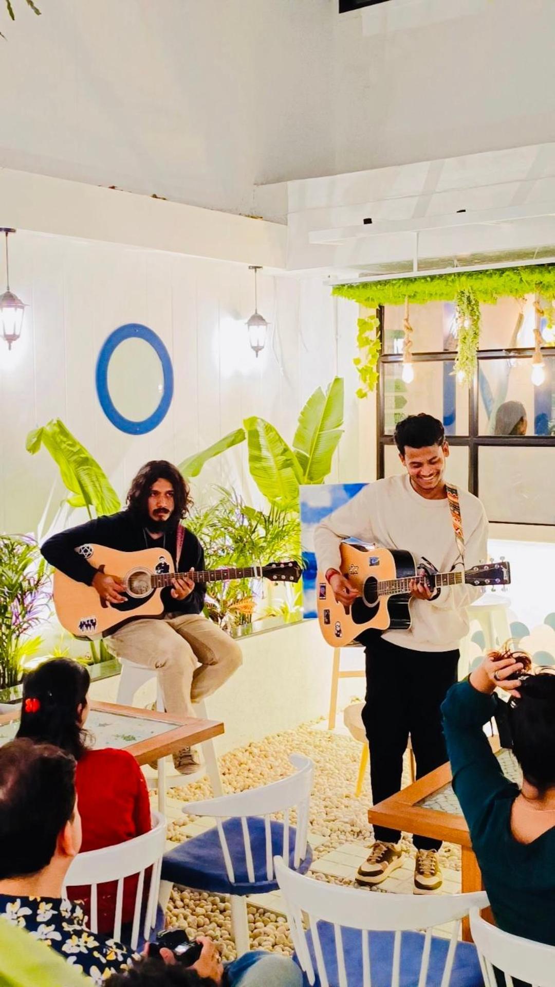 The Voyage - Cafe Hostel Cowork Pune Eksteriør billede